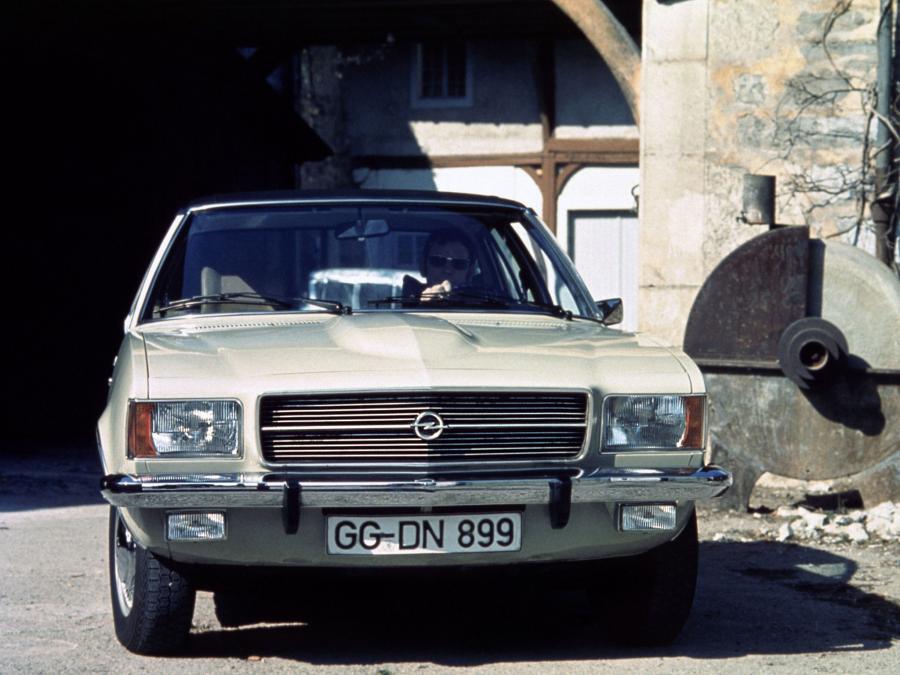  Opel Rekord Sedan 1972 года  (фото 11 из 13)